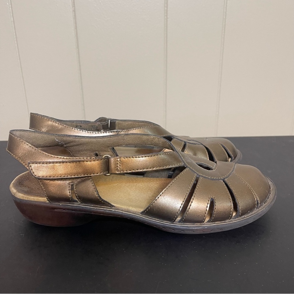 Clarks Bendables Leather Closed Toe Slingback Com… - image 3